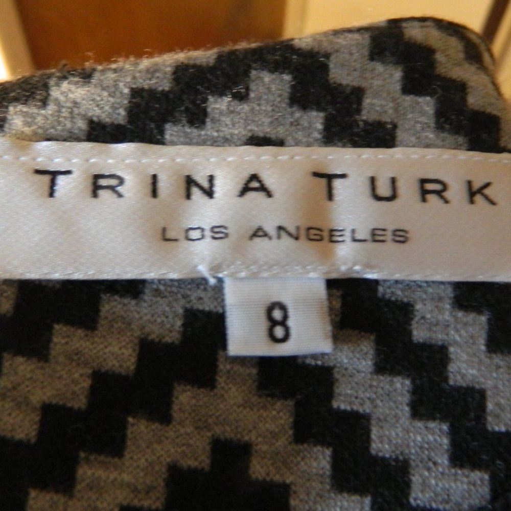 Trina Turk Textured V-Neck Lined Dress Sz 8 - Picture 6 of 6